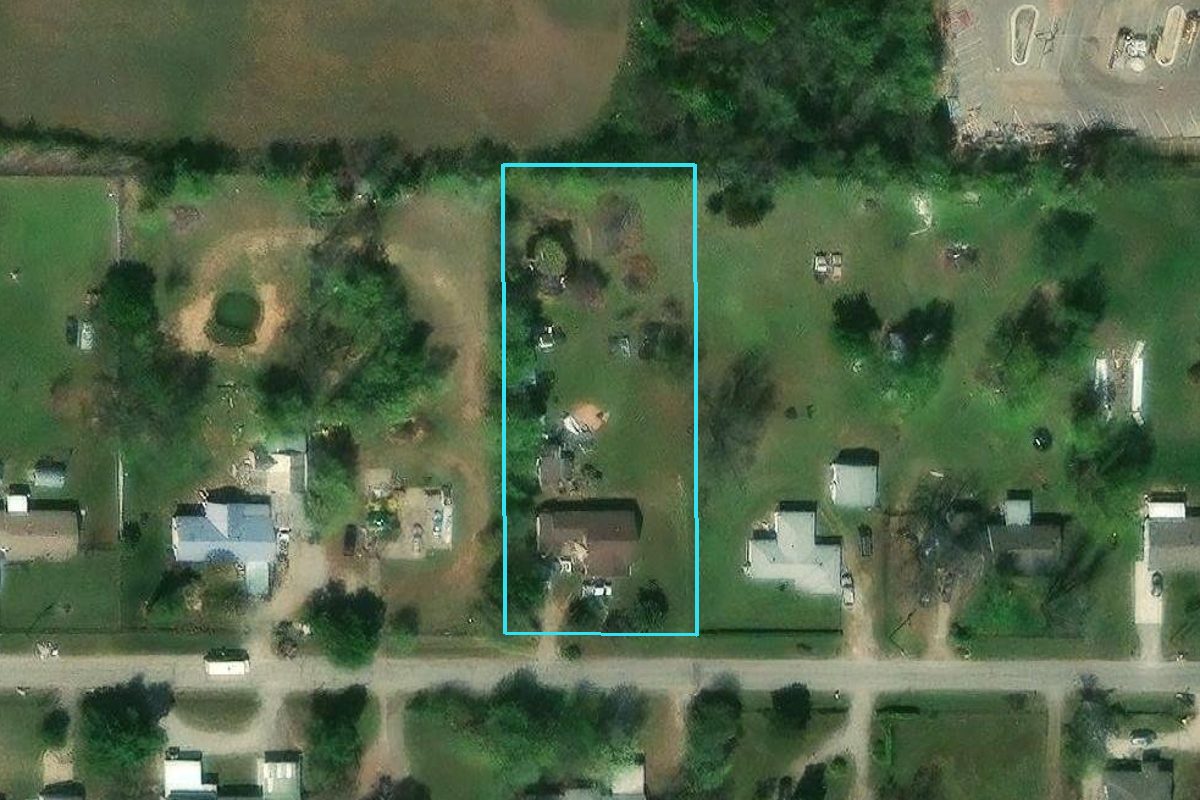 R191417600 8209 NE 28TH ST