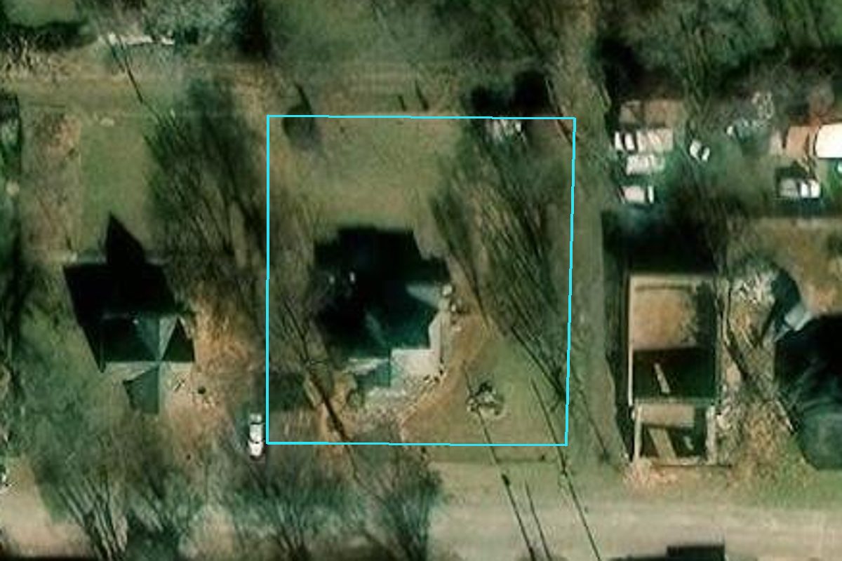 R196967600 107 E 1ST ST