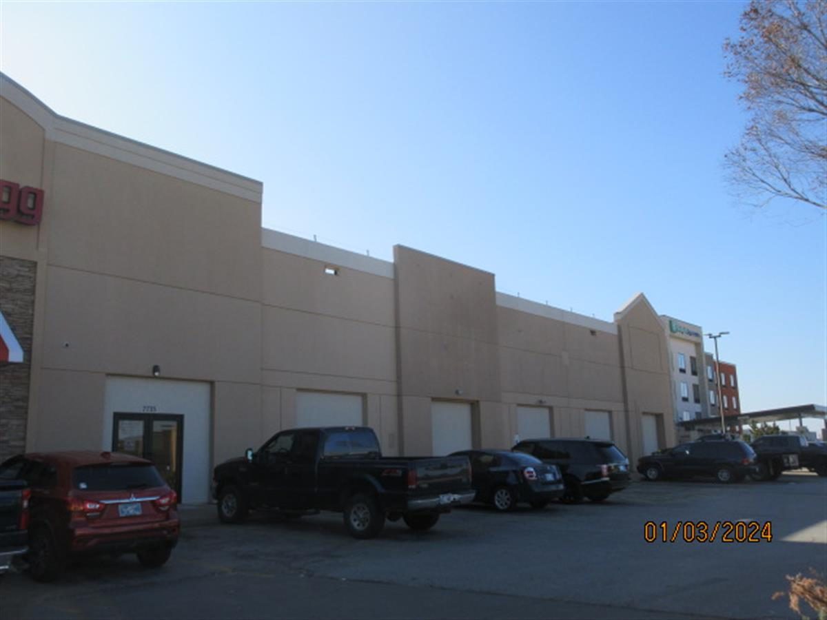 R208791070_2 7733 S WALKER AVE